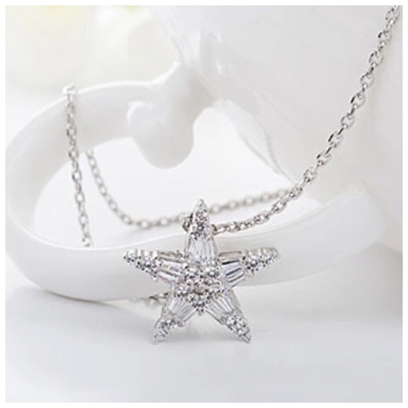 Starleen Swarovski Crystals Star Necklace - Picture 4 of 6